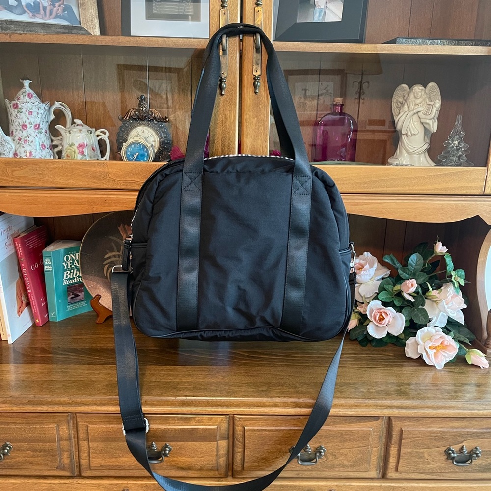 Isaac Mizrahi Black Nylon Handbag - Picture 2 of 12